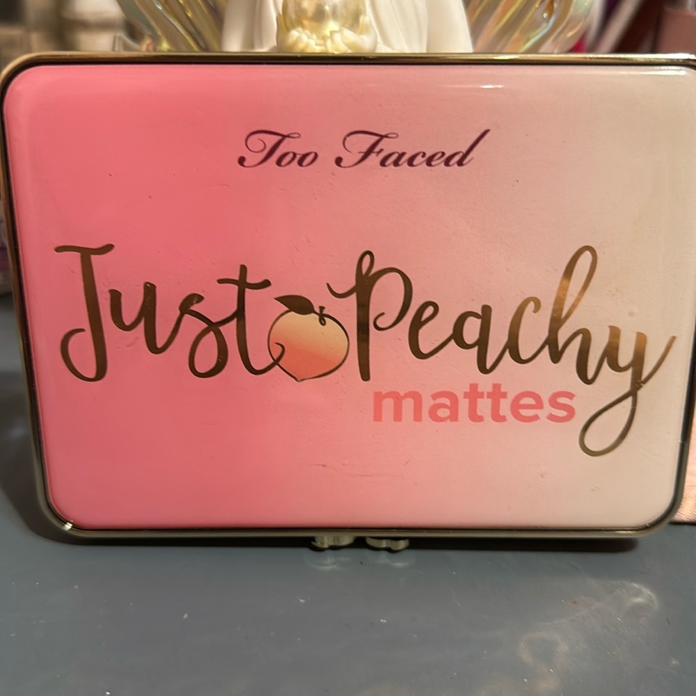too faced just peachy eye shadow palette barely gently used